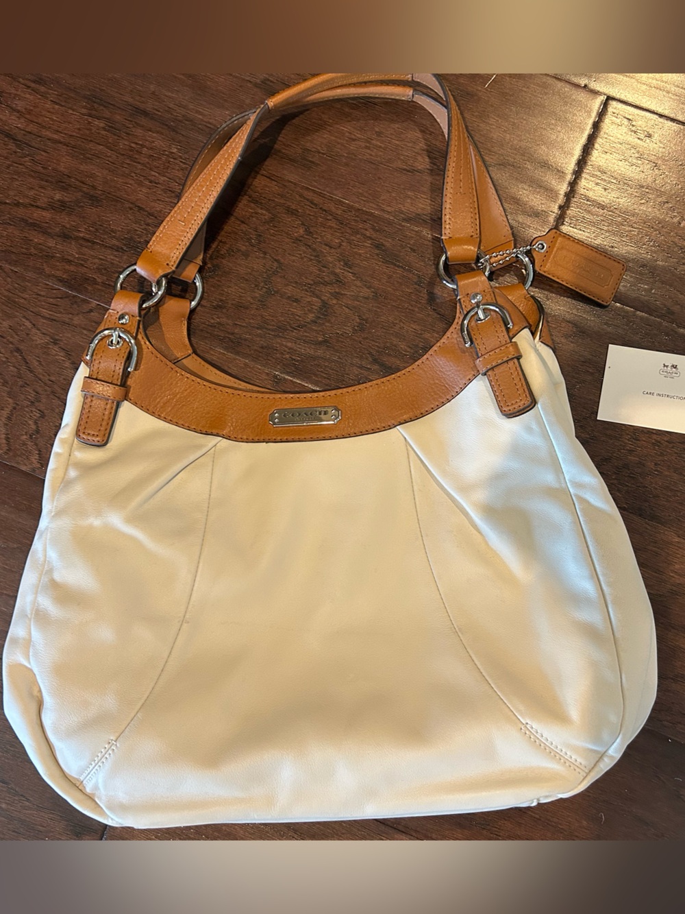 Brand New Authentic Coach Leather Brooke Hobo Shoulder Bag Cream Leather